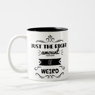 Alleen de juiste hoeveelheid vreemd tweekleurige koffiemok