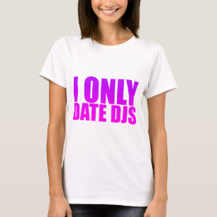 Alleen DJ's met schijfjockeys - Muziekdedeling met T-shirt