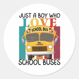 Alleen een jongen die van schoolbussen houdt ronde sticker