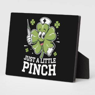 Alleen Een Klein Knijpje Verpleegster St Patrick's Fotoplaat