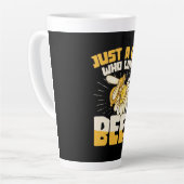 Alleen een meisje dat van bijen houdt latte mok (Linkerhoek)