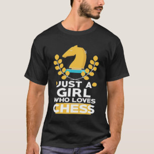 Alleen een meisje dat van de schaakspeler houdt t-shirt