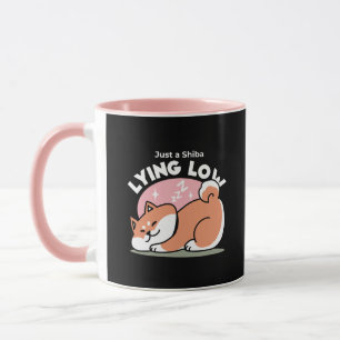 Alleen een Shiba Lying Low: Schattige Shiba Inu-on Mok