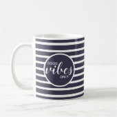 Alleen Goede Vibes Trendy Typografie Citaat Blauw Koffiemok (Links)