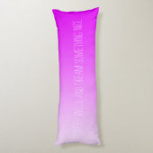 ALLEEN KLEURKLEUREN - neonroze + jouw tekst Lichaamskussen (Achterkant (Verticaal))