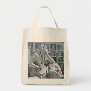 Allegorie van Filosofie van Schiller Monument in B Tote Bag