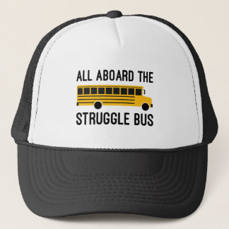 Alles aan boord van de Struggle Bus Trucker Pet