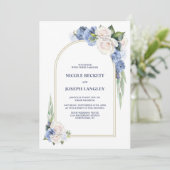 Alles in een blauwe witte bloemenboog bruiloft kaart (Staand voorkant)