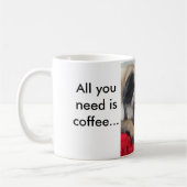 Alles wat je nodig hebt is koffie... En een pug. Koffiemok (Links)