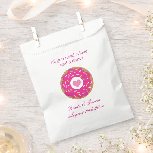 Alles wat je nodig hebt is liefde en een donut sch bedankzakje (Geknipt)