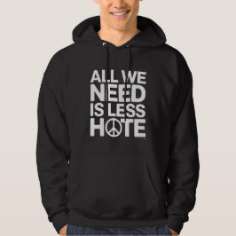 'ALLES WAT WE NODIG HEBBEN IS MINDER HAT' T-Shirt