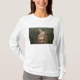 Alluviale goudwinning. Regenwoud, Guyana. T-shirt