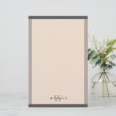 Almond Warm Grey Borders Monogrammed Briefpapier (Staand voorkant)