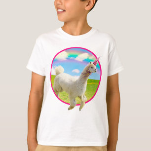 Alpaca Unicorn onder regenbooghemel T-shirt