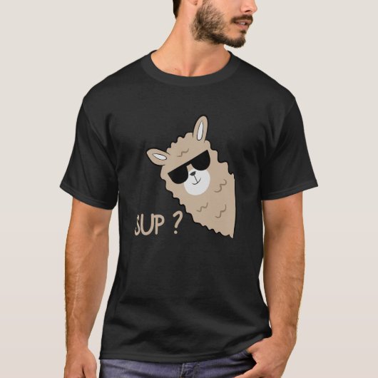 Alpaca with glasses saying llama t-shirt (Voorkant)