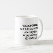Alphabet de la tasse de typographie - helvetica (Devant droit)