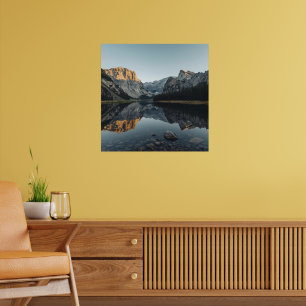 Alpine Mirror Scene – Poster van het rustige lands