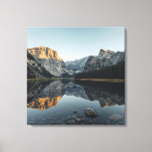Alpine Mirror Scene – Poster van het rustige lands Canvas Afdruk (Voorkant)