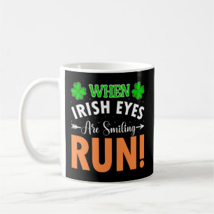 Als Ierse ogen lachen, lopen ze St Patricks Day Pa Koffiemok