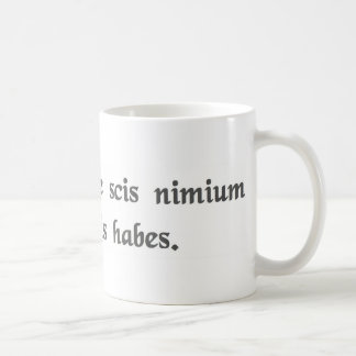 Als je dit kunt lezen, ben je overgeschoold. koffiemok