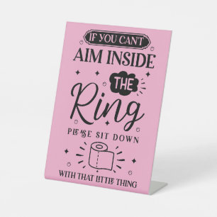 Als je niet binnen de ring kunt richten, ga dan zi reclamebord met voetstuk