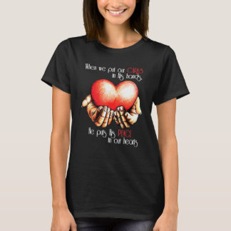 Als we onze zorgen in zijn handen leggen, legt hij t-shirt