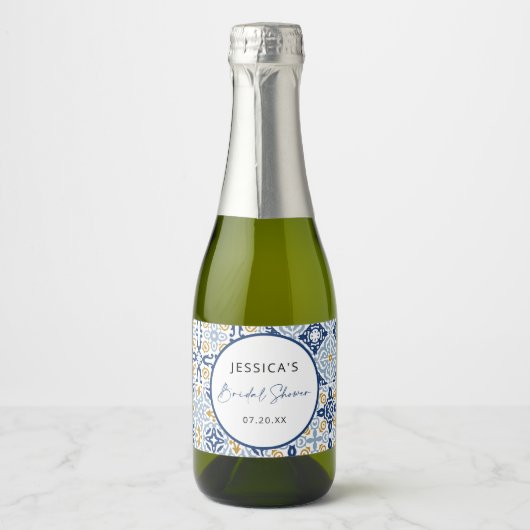 Amalfi Tile Blue Yellow Vrijgezellenfeest Sparkling Wijnetiket (Voorkant)