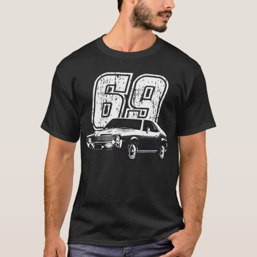AMC AMX Front Three Quarter View with Car Mod T-shirt (Voorkant)
