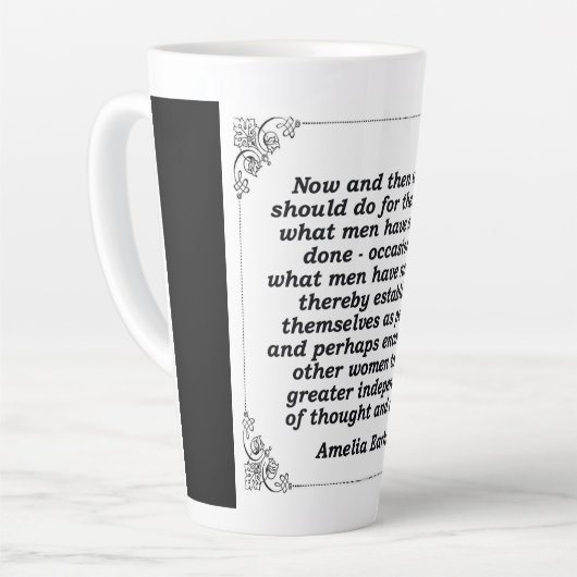 Amelia Earhart Sisdom Mug (Angle gauche)
