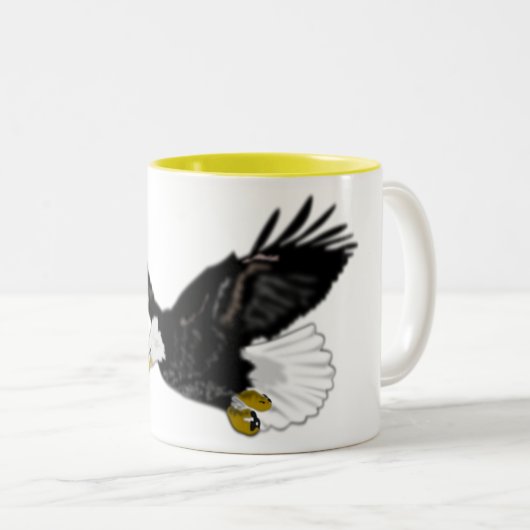 American Bald Eagle Flying Coffee Mug (Devant droit)