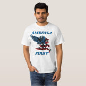 Amerika First with Blue Lettering and an Eagle T-shirt (Voorkant volledig)
