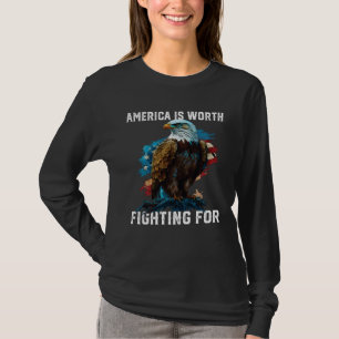 Amerika is het waard om voor te vechten Amerikaans T-shirt