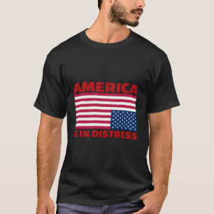 Amerika is in nood ondersteboven Amerikaanse vlag T-shirt
