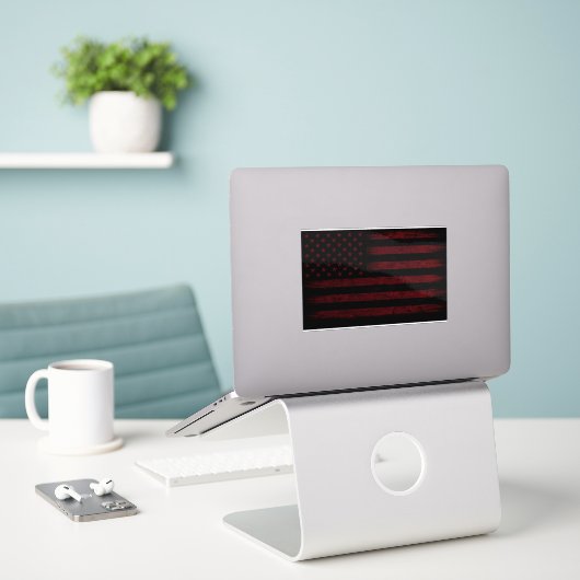 Amerika Rood Sticker (Laptop op bureau)
