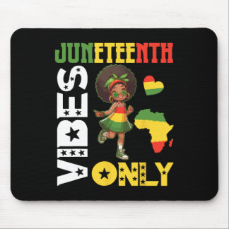 Amerikaans Afrikaans meisje dat Juneteenth-vibes d Muismat