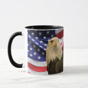 Amerikaanse Bald Eagle en vlag Mok