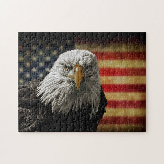 Amerikaanse Bald Eagle over de vlag van Grunge Legpuzzel (Horizontaal)
