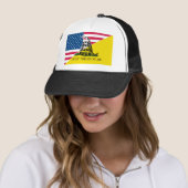 Amerikaanse en Gadsden vlag Trucker Pet (In situ)