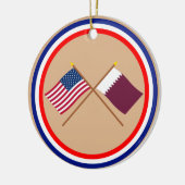 Amerikaanse en Qatar Crossed Flags Keramisch Ornament (Links)