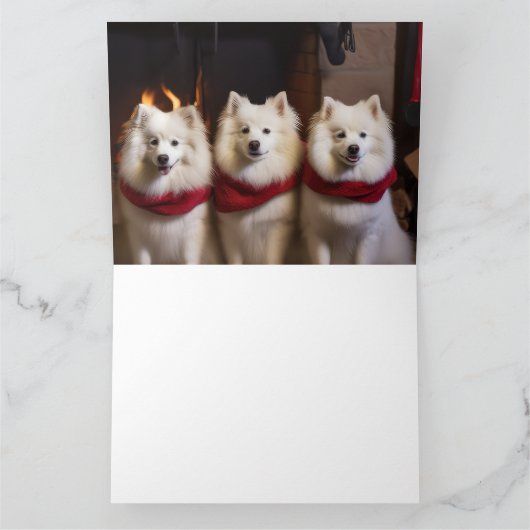 Amerikaanse Eskimo bij de open haard Kerstmis Kaart (Binnen)