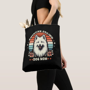 Amerikaanse Eskimo Dog Mam in Serenity Draagtas