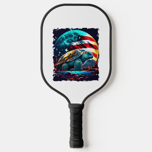 Amerikaanse schildpad onder maan met Amerikaanse v Pickleball Paddle (Voorkant)