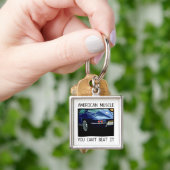Amerikaanse spierwagen, klassiek en blauw V8 Sleutelhanger (Hand)