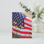 Amerikaanse vlag en bloemen briefkaart (Staand voorkant)