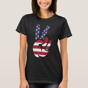 Amerikaanse vlag en patriottisch vredesteken hand t-shirt