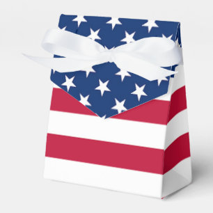 Amerikaanse vlag met patriottische sterren en stre bedankdoosjes