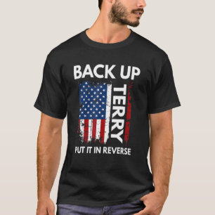 Amerikaanse vlag op voorgrond zetten het om de vie t-shirt