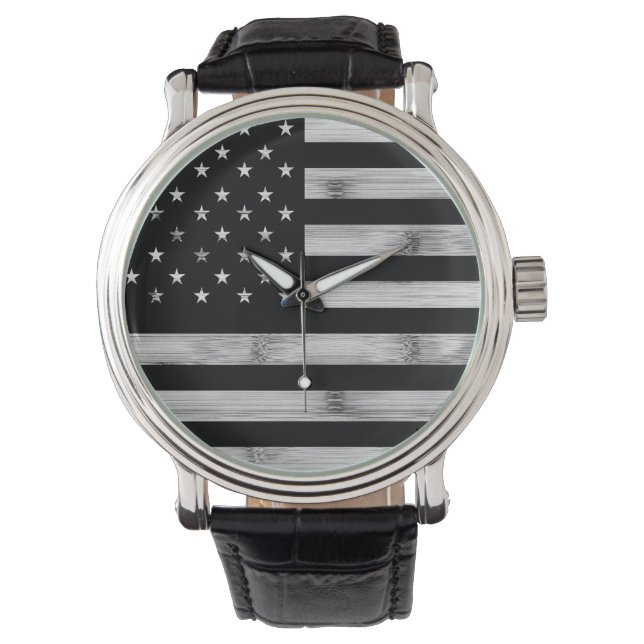 Amerikaanse vlag Rustic Wood Black White Patriotic Horloge (Voorkant)
