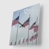 Amerikaanse vlaggen bij het Washington Monument Vierkante Klok (Hoek)