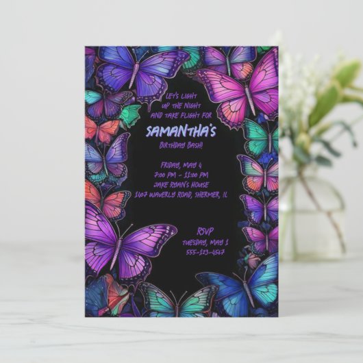 Amethyst foncé ailes Invitation d'anniversaire (Debout devant)